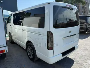Toyota HiAce Super GL 2011