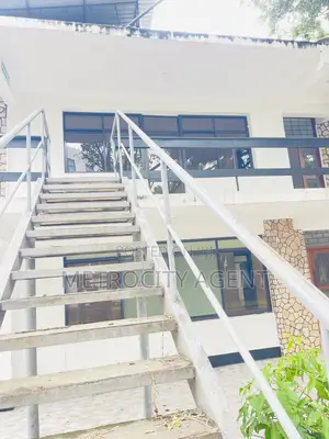 8 Bedroom House for Rent in Masaki (Office/Showroom Use)