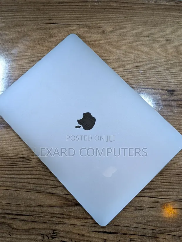 Apple MacBook Air 2020 M1 8GB RAM 256GB SSD - 1