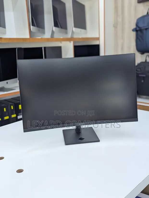 HP Omen 32c Curved Gaming Monitor - 1
