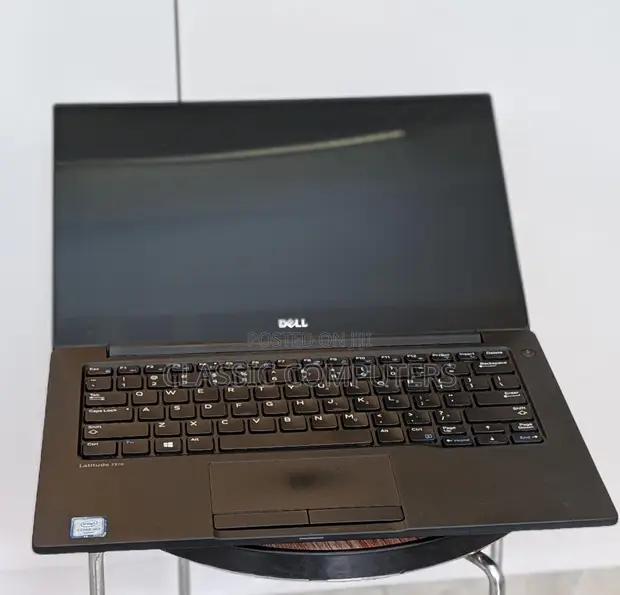 Dell Latitude 13 7370 Laptop 8GB RAM 128GB SSD - 1