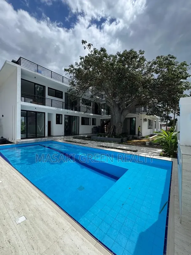 Maisonette ya Vyumba 5 vya Kulala kwa Ajili ya Kuuzwa Bahari Beach, Kunduchi - 1