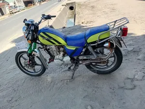 Pikipiki Haojue HJ125-18 2022 - Nyeusi