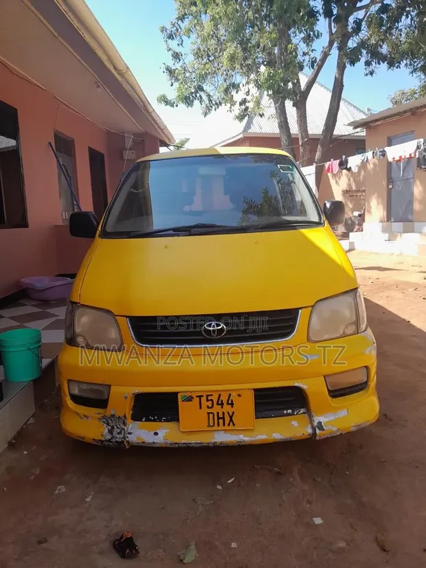 Toyota Noah 2001 Yellow - 1