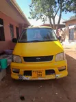 Toyota Noah 2001 Yellow - 1