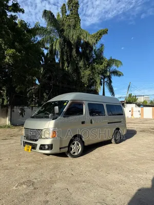 Nissan Caravan (Urvan) 2007 Nyeupe