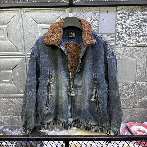 Jaketi la Denim la Zamani na Kola ya Faux-Shearling - 1