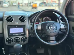 Mazda Verisa 2005 Maroon