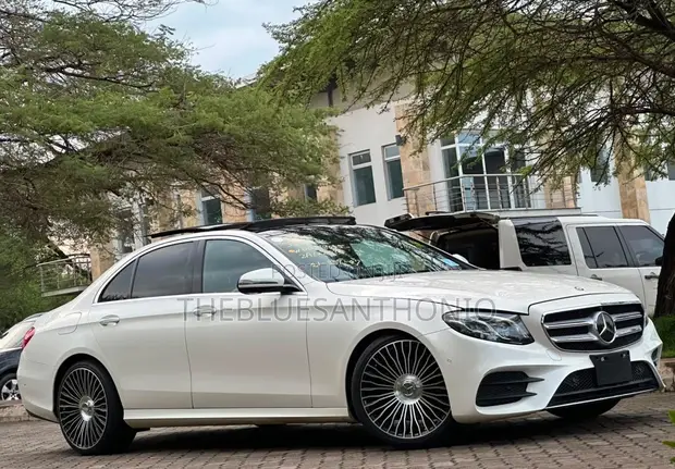 Mercedes-Benz E200 2017 - 1