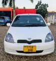 Toyota Vitz 2002 White - 1