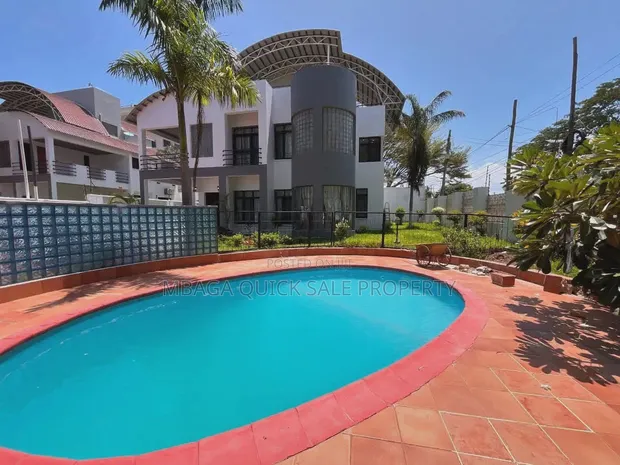 Furnished 5-Bedroom Apartment for Rent in Masaki, Kinondoni - 1
