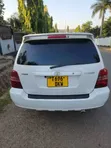 Toyota Kluger 2005 Nyeupe - 2