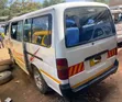 Toyota HiAce 2000 White - 5