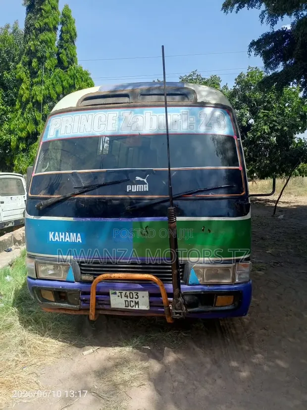Toyota Coaster 2000 - 1