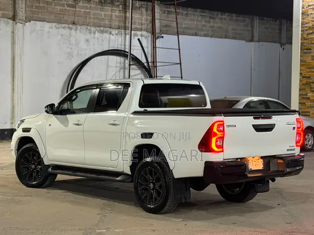 Toyota Hilux GR 2023 - 1