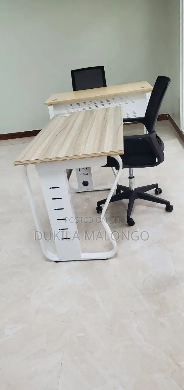 Zuo Modern Meza na Kiti cha Kona - Mpya Kabisa - 1