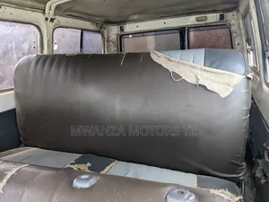 Mitsubishi Fuso Tipper Truck (2004)