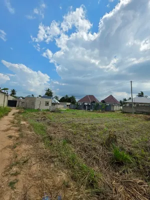 Plot Area 400 SQM for Sale at Madale Kisauke