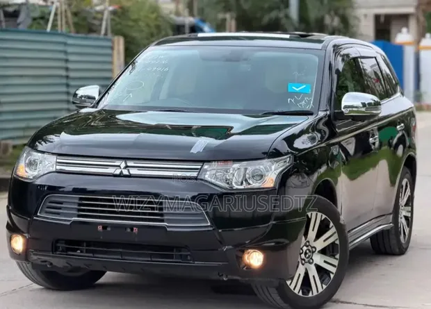 Mitsubishi Outlander 2013 PHEV Matt Black - 1