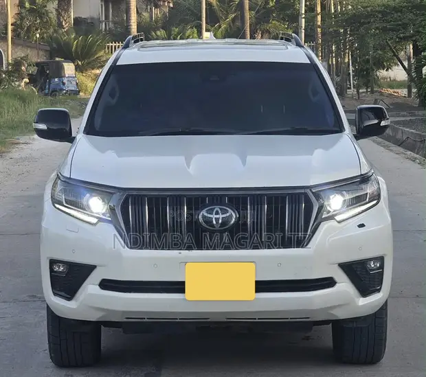 Toyota Land Cruiser Prado 2.8 2023 White - 1