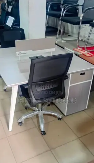 Meza na Viti vya Zuo Modern vya Ofisi ya Kona
