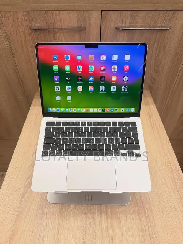 Apple MacBook Air 2023 M2 16GB RAM 256GB SSD - 1