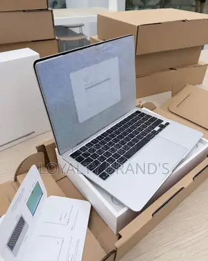 Apple MacBook Air 2025 M4 16GB RAM 512GB SSD