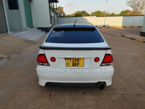 2005 Toyota Altezza Manual White - 1