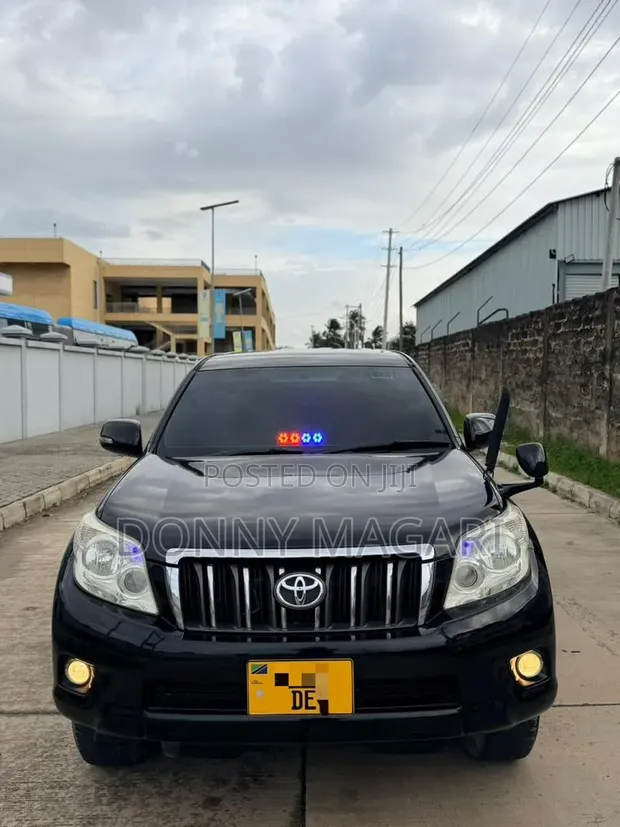 Toyota Land Cruiser Prado TX 2011 Black - 1