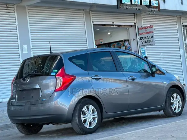 Nissan Note 2013 Gray - 1