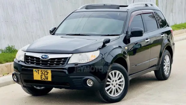 Subaru Forester 2010 Black - 1
