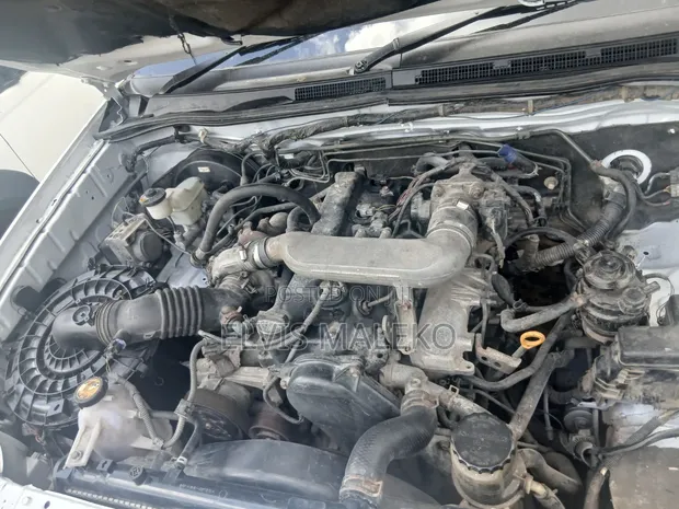 Toyota Hilux 2.5 D-4D 4x4 SRX 2011 Pickup - 1