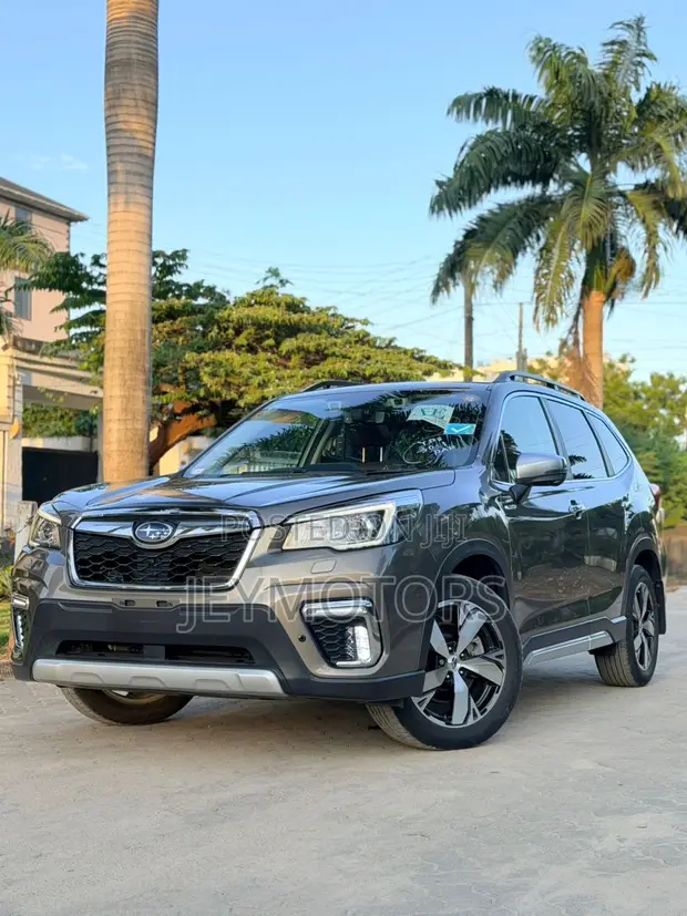 Subaru Forester 2021 Gray - 1