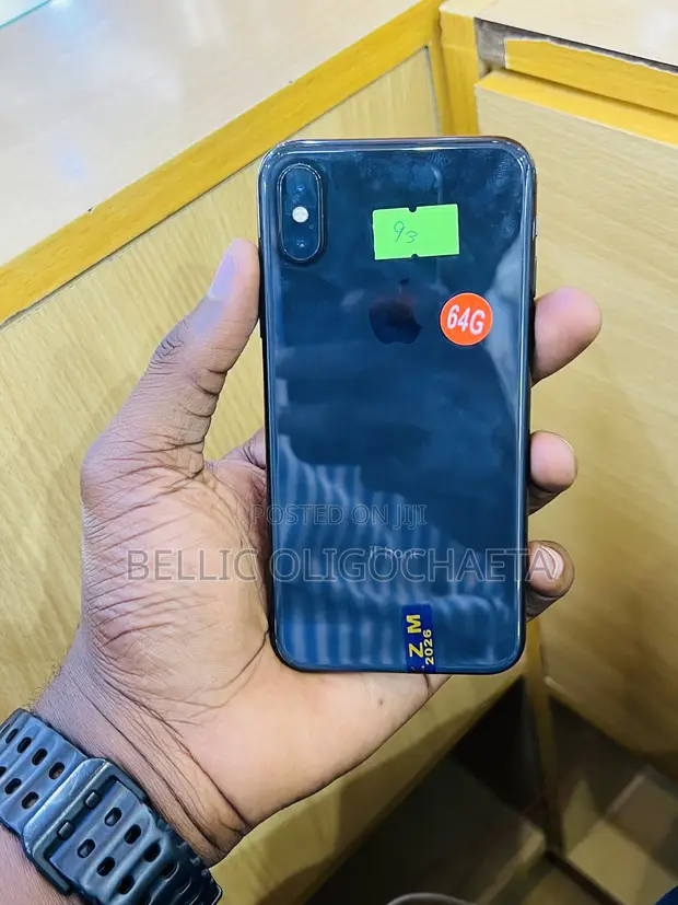 Apple iPhone X 64GB Black - 1