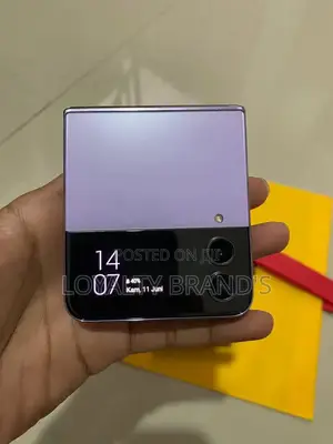 New Samsung Galaxy Z Flip4 256GB