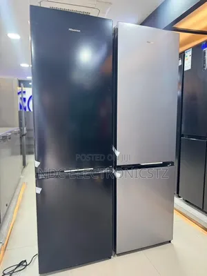 Friji la Hisense 265L Nyeusi/Fedha