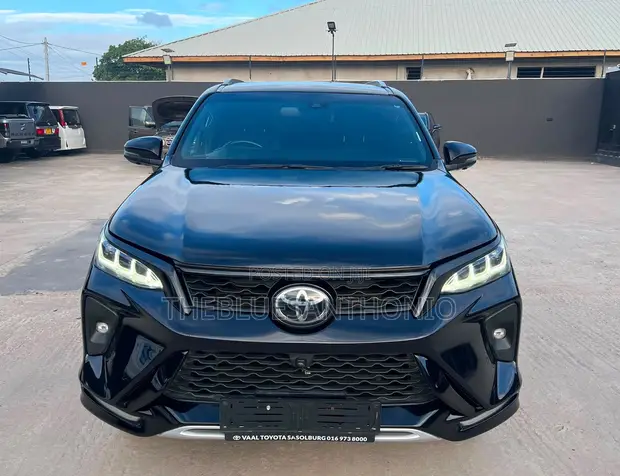 Toyota Fortuner 2024 Black - 1