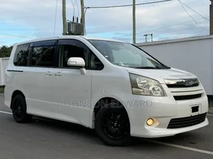 Toyota Noah 2009 Nyeupe