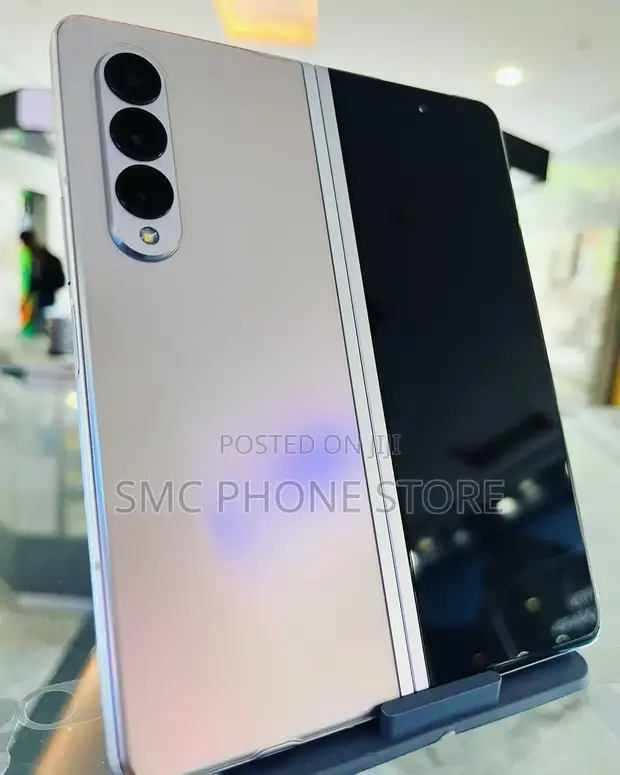 New Samsung Galaxy Z Fold 3 256GB Silver - 1