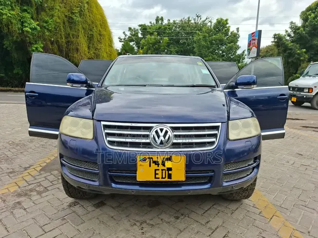 Volkswagen Touareg 2005 Blue - 1