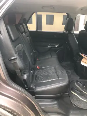 Ford Everest XLT 2023 Gray