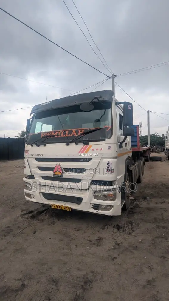 Howo 371 Semi-Trailer Truck - 1