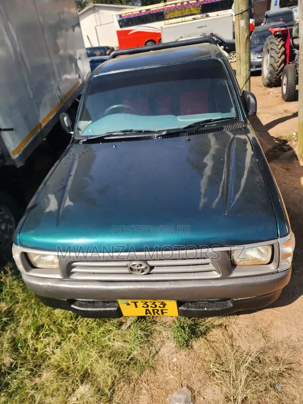 Toyota Hilux 1999 Green - 1