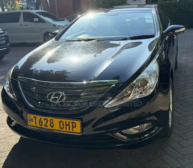 Hyundai Sonata 2012 Black - 1