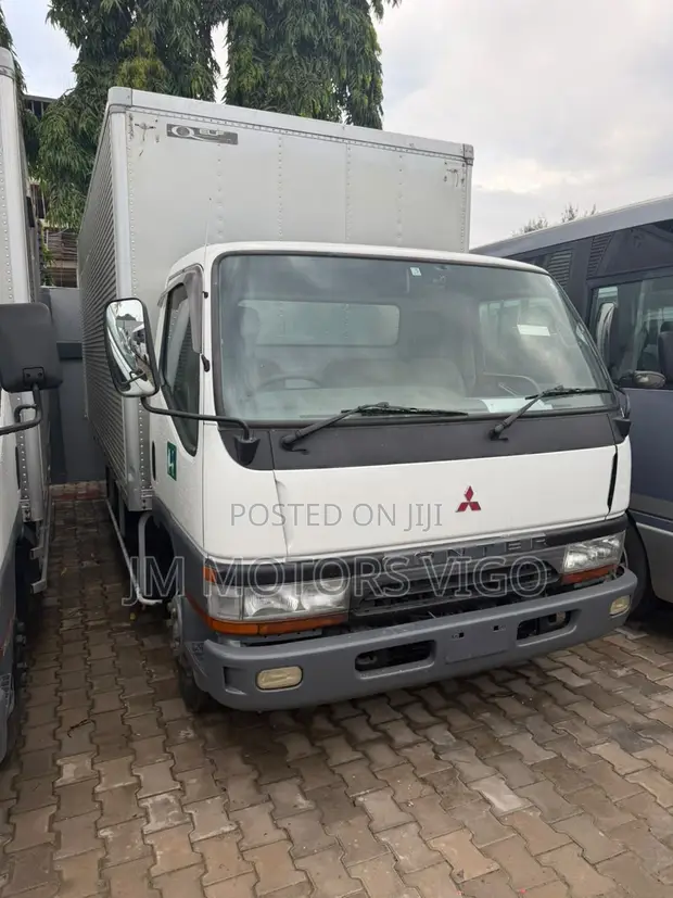 Mitsubishi Canter Box Body Lori - 1