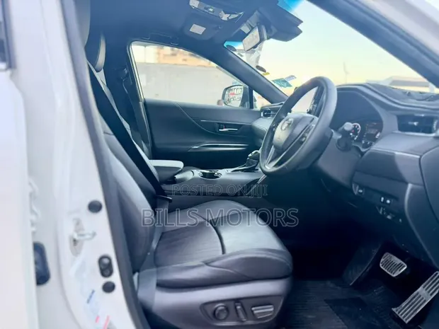 Toyota Harrier 2022 White - 1