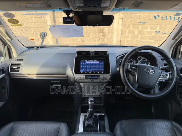 Toyota Land Cruiser Prado 2019 Black - 1