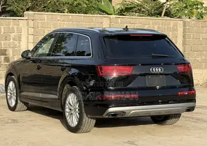 Audi Q7 2017 Nyeusi