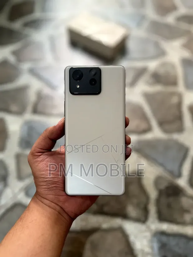 Asus Zenfone 11 Ultra 256GB Silver - 1
