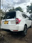 Subaru Forester 2011 White - 4